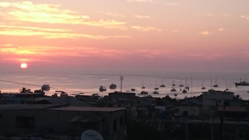 Casa De Celeste Puerto Baquerizo Moreno Dış mekan fotoğraf